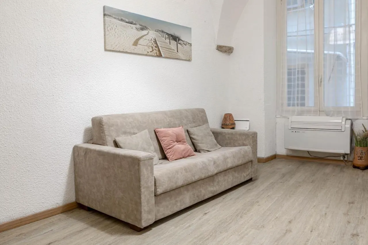 H11 M Old Town Sanremo - Casino Apartment Italy