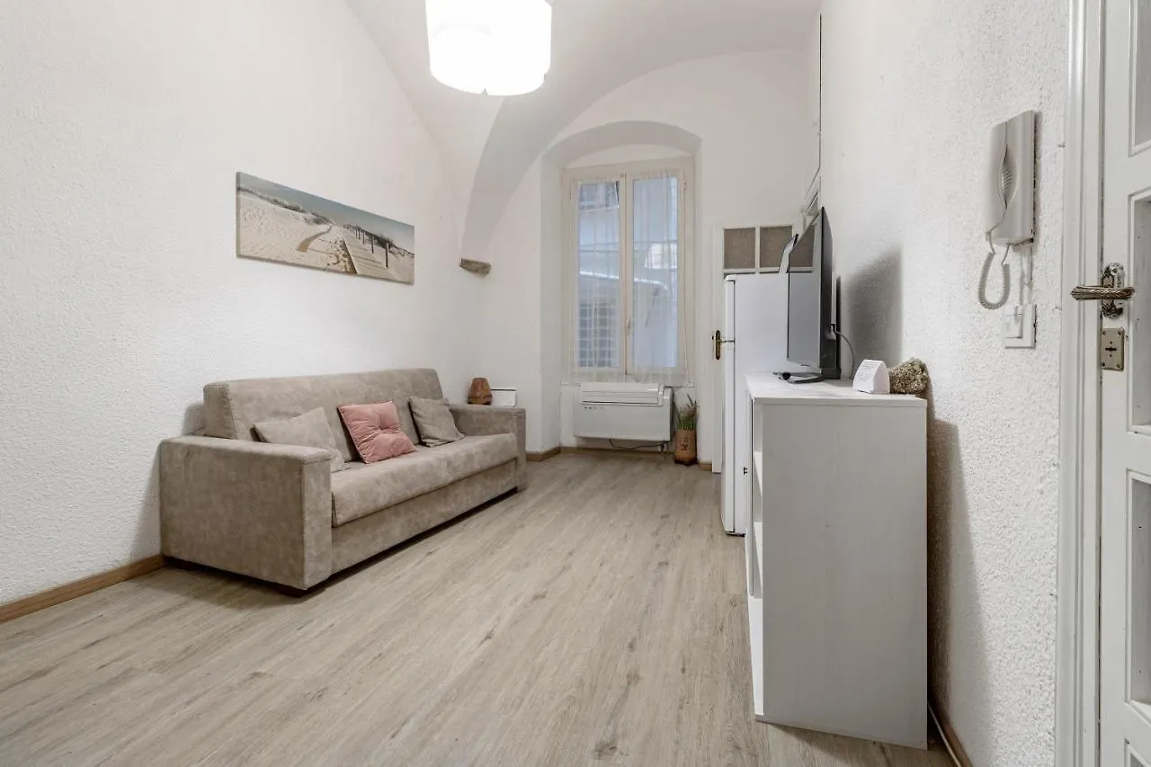 H11 M Old Town Sanremo - Casino Apartment