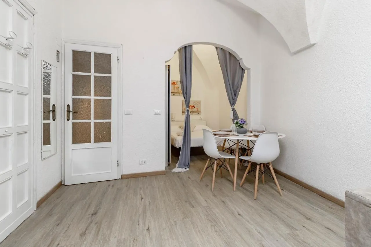 H11 M Old Town Sanremo - Casino Apartment